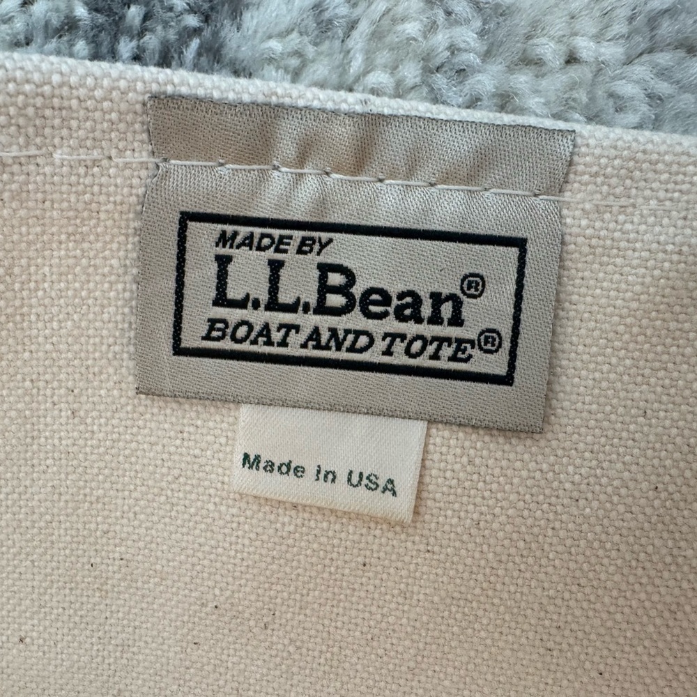 L.L. Bean Boat and Tote - Picture 2 of 15